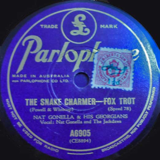 Parlophone Australia A6905 record label, Nat Gonella & His Georgians